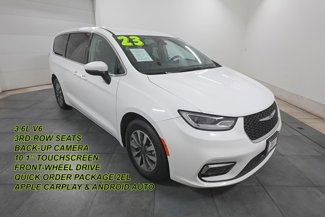 Used 2023 Chrysler Pacifica Touring-L image 1