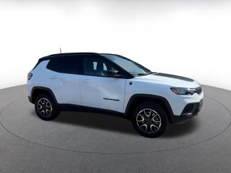 Used 2025 Jeep Compass Trailhawk video 2