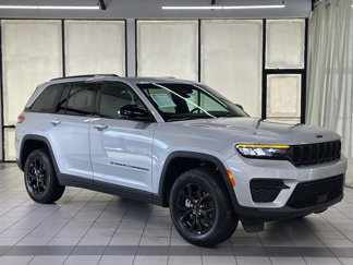 Used 2025 Jeep Grand Cherokee Altitude image 1
