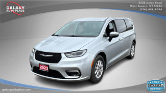 Used 2023 Chrysler Pacifica Touring-L image 1