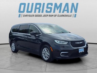 Used 2023 Chrysler Pacifica Touring-L image 1