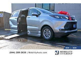 New 2024 Toyota Sienna XLE image 1