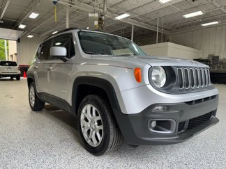 Used 2017 Jeep Renegade Latitude w/ Popular Equipment Group image 1