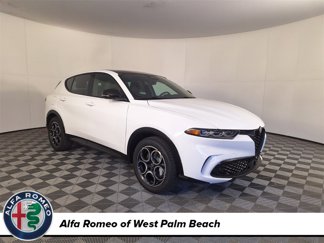 New 2025 Alfa Romeo Tonale w/ Premium Package image 1