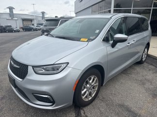 Used 2023 Chrysler Pacifica Touring-L image 1