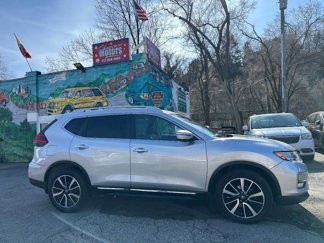 Used 2017 Nissan Rogue SL w/ SL Premium Package image 1