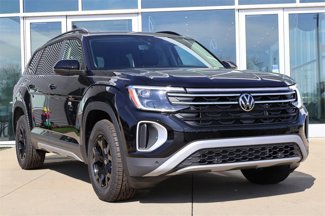 New 2025 Volkswagen Atlas Peak Edition SE image 1