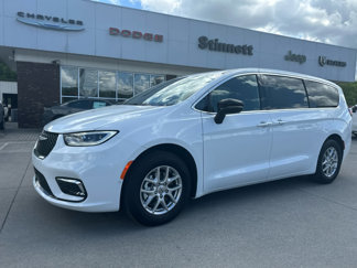 New 2025 Chrysler Pacifica Select image 1