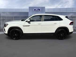 Used 2025 Volkswagen Atlas Cross Sport SE w/ Panoramic Sunroof Package video 2