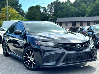 Used 2021 Toyota Camry SE image 1