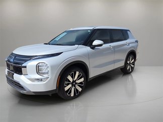 New 2025 Mitsubishi Outlander SE image 1