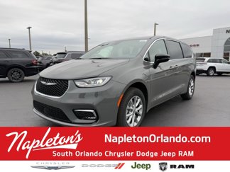 New 2025 Chrysler Pacifica Select image 1