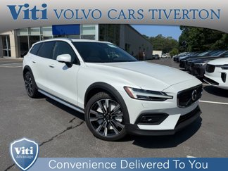 New 2026 Volvo V60 B5 Cross Country Ultra w/ Protection Package Premier image 1