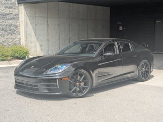 New 2025 Porsche Panamera 4 image 1