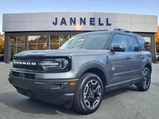 Used 2024 Ford Bronco Sport Outer Banks w/ Tech Package image 1