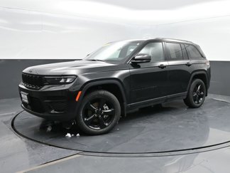 Used 2024 Jeep Grand Cherokee Altitude image 1