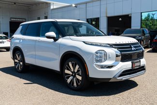 New 2025 Mitsubishi Outlander SE image 1