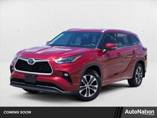 Used 2022 Toyota Highlander XLE image 1