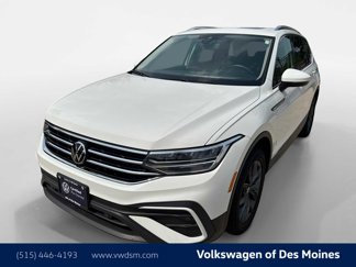 Used 2024 Volkswagen Tiguan SE image 1