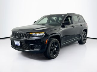 Used 2023 Jeep Grand Cherokee Altitude image 1