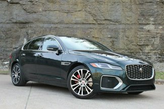 Used 2021 Jaguar XF SE image 1