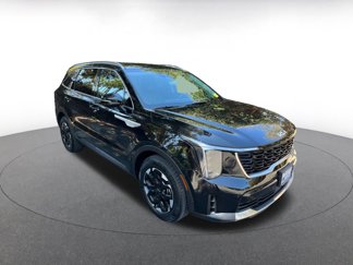 Used 2024 Kia Sorento S image 1