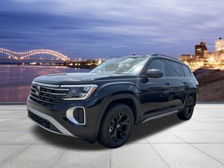 New 2025 Volkswagen Atlas Peak Edition SE image 1