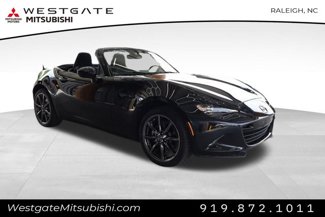 Used 2020 MAZDA MX-5 Miata Sport image 1