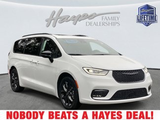 New 2026 Chrysler Pacifica Limited image 1