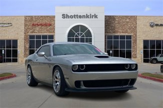 Used 2015 Dodge Challenger SRT Hellcat image 1