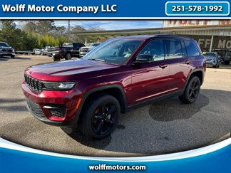 Used 2024 Jeep Grand Cherokee Altitude image 1