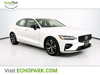 Used 2025 Volvo S60 B5 Core image 1