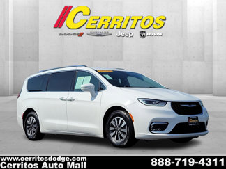 Certified 2021 Chrysler Pacifica Touring-L image 1