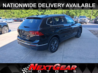 Used 2022 Volkswagen Tiguan SE w/ Panoramic Sunroof Package image 1