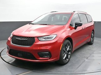 New 2025 Chrysler Pacifica Limited image 1