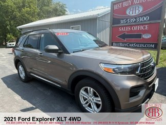 Used 2021 Ford Explorer XLT image 1