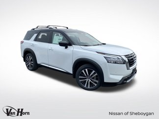 New 2025 Nissan Pathfinder Platinum image 1