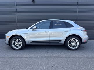 Certified 2025 Porsche Macan image 1