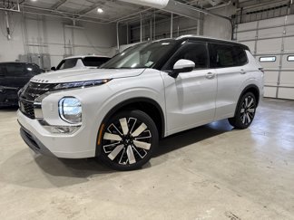 New 2025 Mitsubishi Outlander SEL image 1