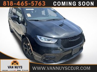 Used 2022 Chrysler Pacifica Touring-L w/ Uconnect Theater Family Group image 1