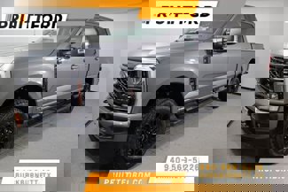 New 2025 Ford F250 4x4 Crew Cab Super Duty image 1