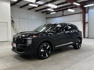 Used 2025 Nissan Kicks SR image 1