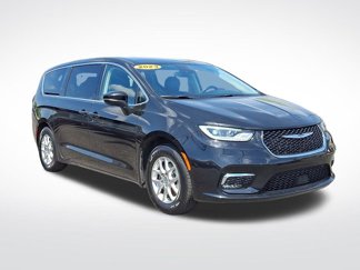 Certified 2023 Chrysler Pacifica Touring-L image 1