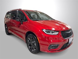 New 2025 Chrysler Pacifica Limited image 1