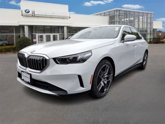 Used 2025 BMW i5 xDrive40 w/ Premium Package image 1
