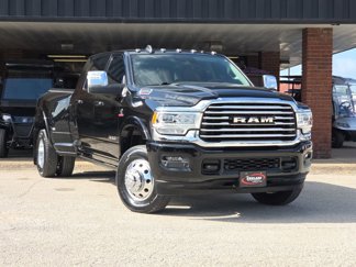 Used 2023 RAM 3500 Limited image 1