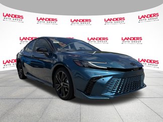 Used 2025 Toyota Camry XLE image 1
