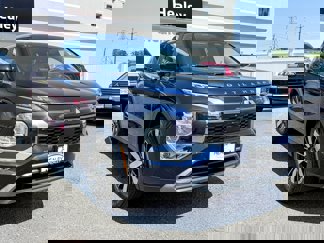 New 2025 Mitsubishi Outlander AWD image 1