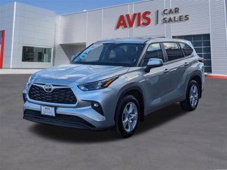 Used 2024 Toyota Highlander LE image 1