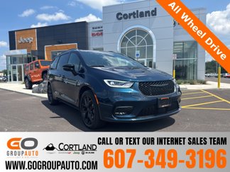 Used 2023 Chrysler Pacifica Limited w/ S Appearance Package image 1